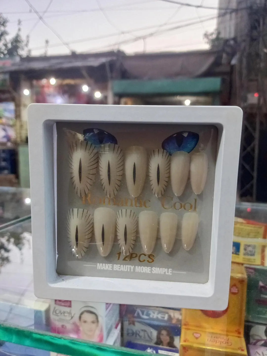 Cat Eye Nails